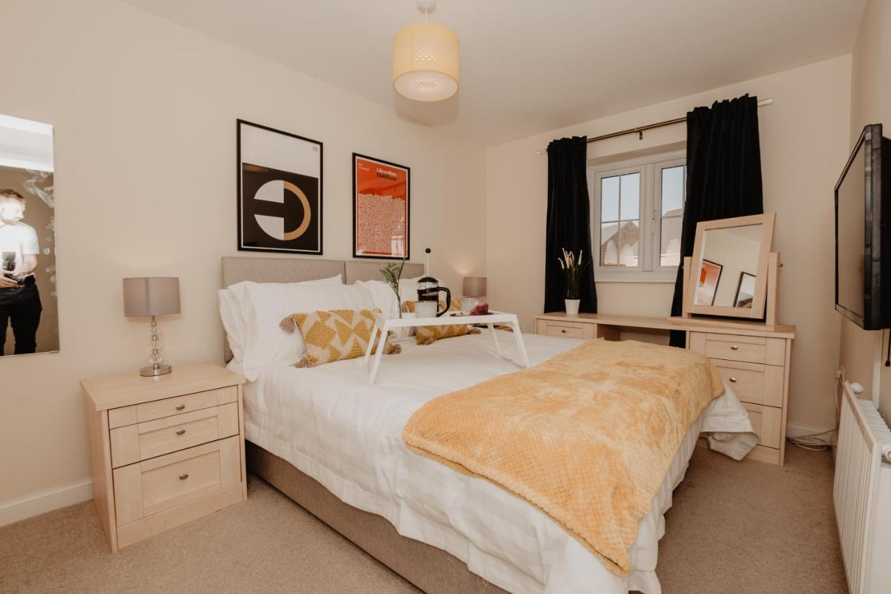 Coyle House, 3 Bed,Corby, Super Kings Or Twins, Driveway, Free Wi-Fi, Corporates Welcome Exteriér fotografie
