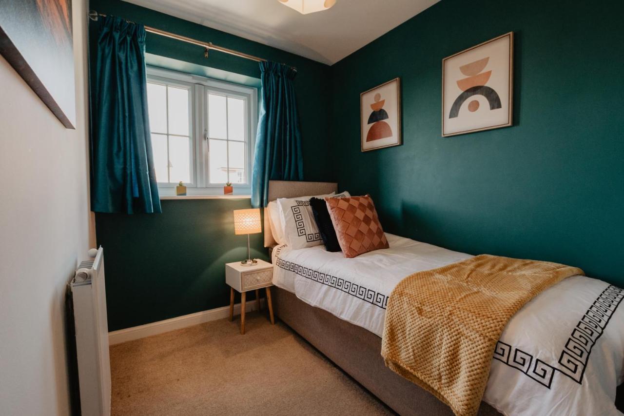 Coyle House, 3 Bed,Corby, Super Kings Or Twins, Driveway, Free Wi-Fi, Corporates Welcome Exteriér fotografie
