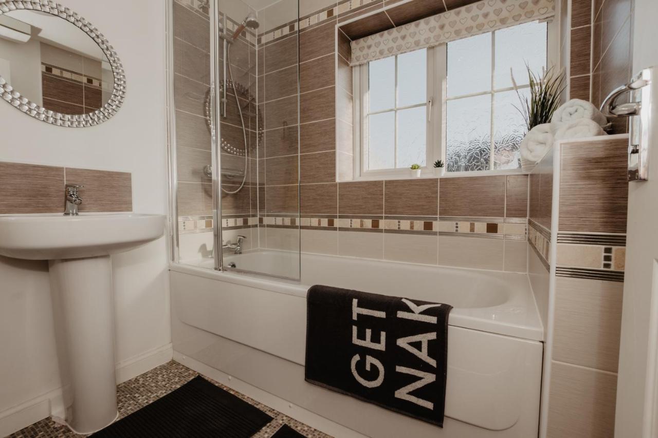 Coyle House, 3 Bed,Corby, Super Kings Or Twins, Driveway, Free Wi-Fi, Corporates Welcome Exteriér fotografie