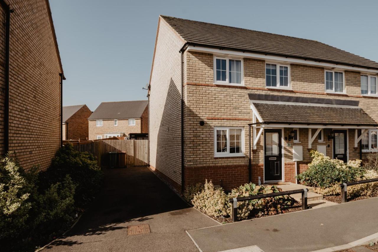 Coyle House, 3 Bed,Corby, Super Kings Or Twins, Driveway, Free Wi-Fi, Corporates Welcome Exteriér fotografie
